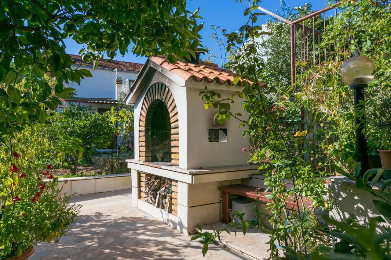 Apartments By The Sea Seget Vranjica, Trogir - 1038 Exterior foto