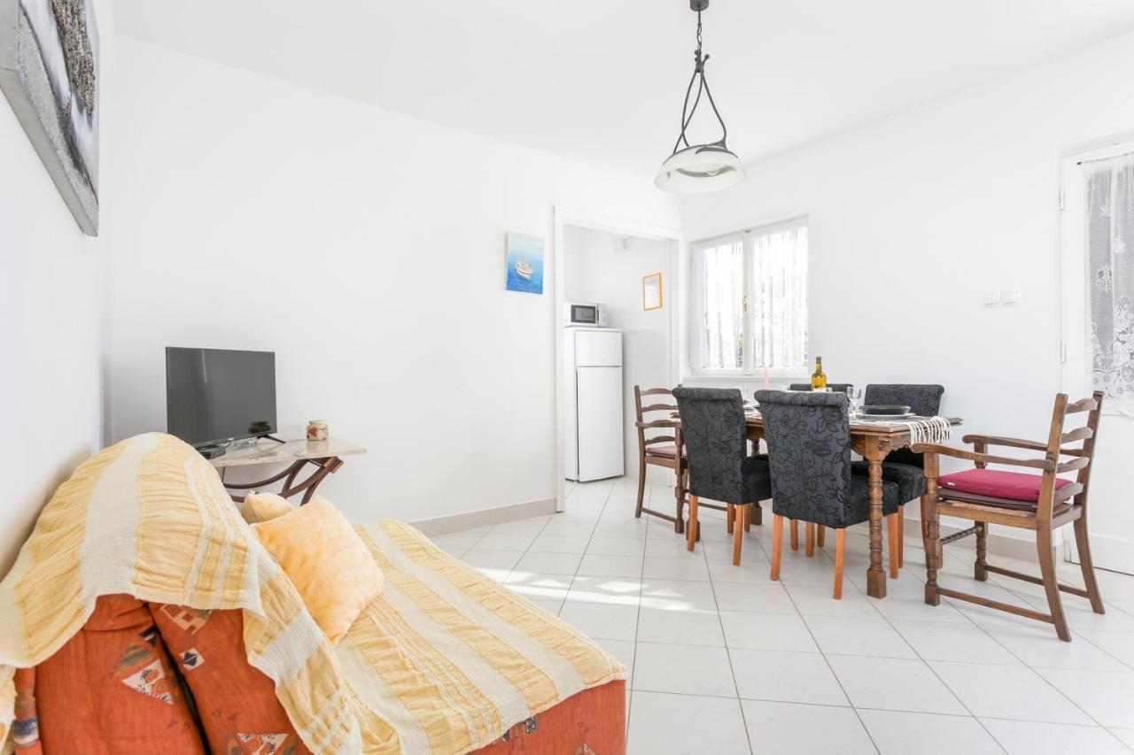 Apartments By The Sea Seget Vranjica, Trogir - 1038 Exterior foto